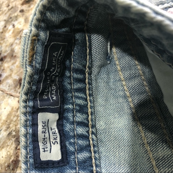 Miss Me Distressed Light Denim Frayed Hem Mini Skirt 26 - Picture 3 of 6